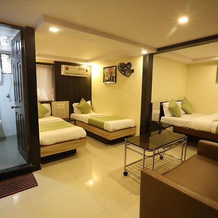 Hotel Happyland Mumbai Oda fotoğraf