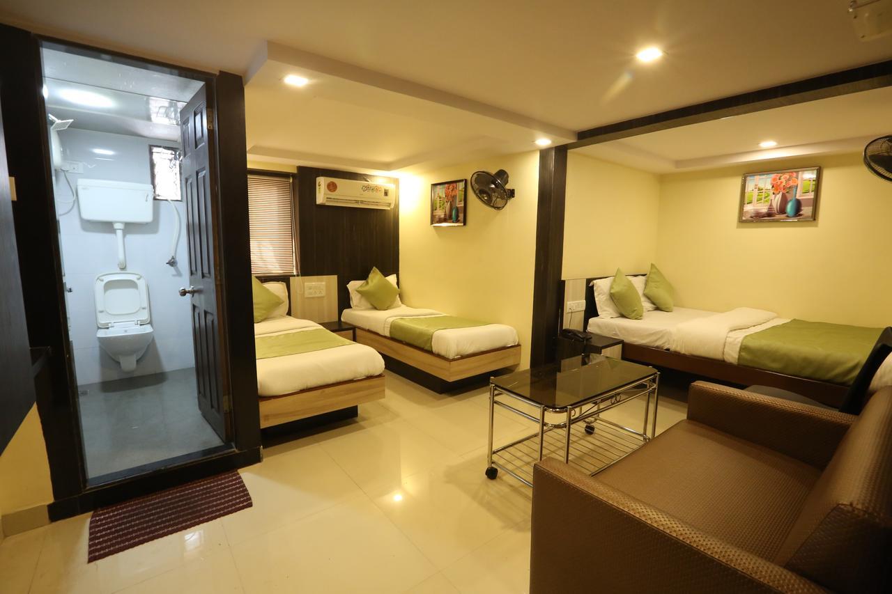 Hotel Happyland Mumbai Oda fotoğraf