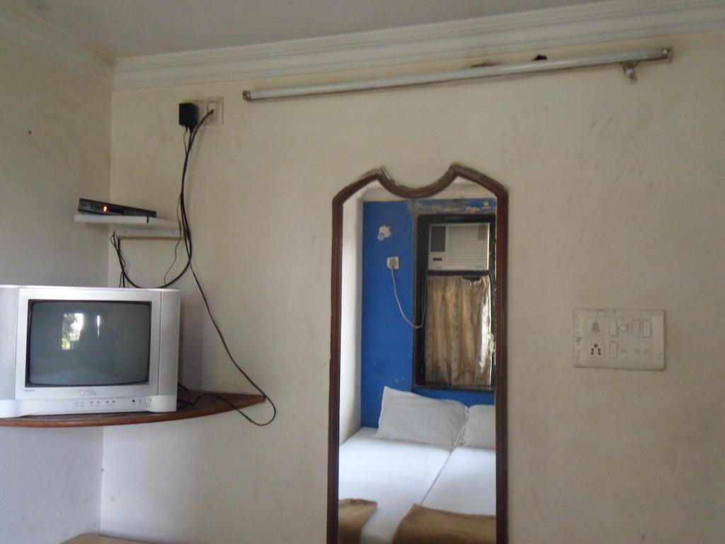 Hotel Happyland Mumbai Dış mekan fotoğraf
