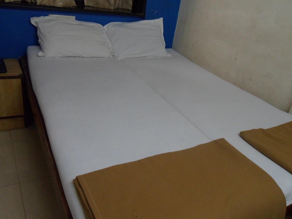 Hotel Happyland Mumbai Oda fotoğraf