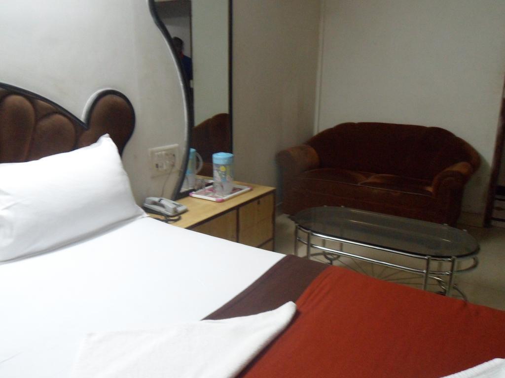 Hotel Happyland Mumbai Dış mekan fotoğraf