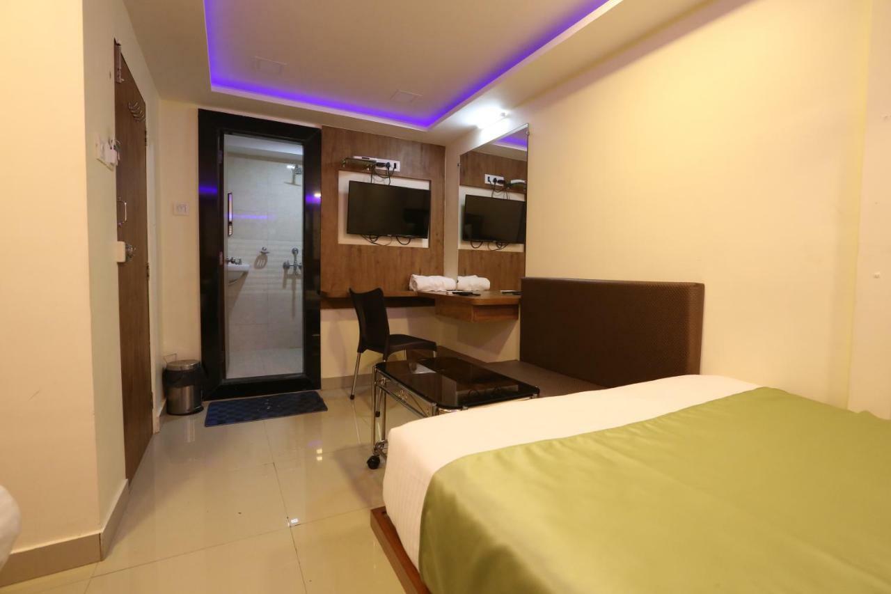 Hotel Happyland Mumbai Dış mekan fotoğraf